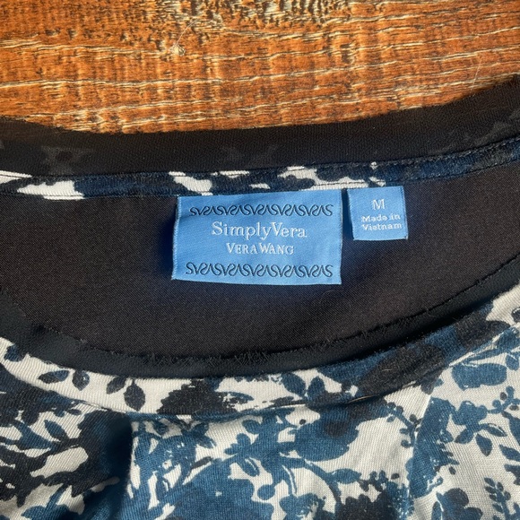 Simply Vera Vera Wang women’s size M  long sleeved blue, black and white top. - Picture 2 of 4
